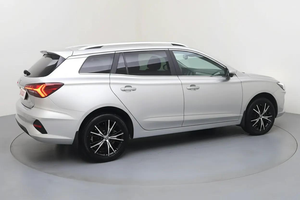 MG 5 Electric en leasing sans apport à Paris — vue 3