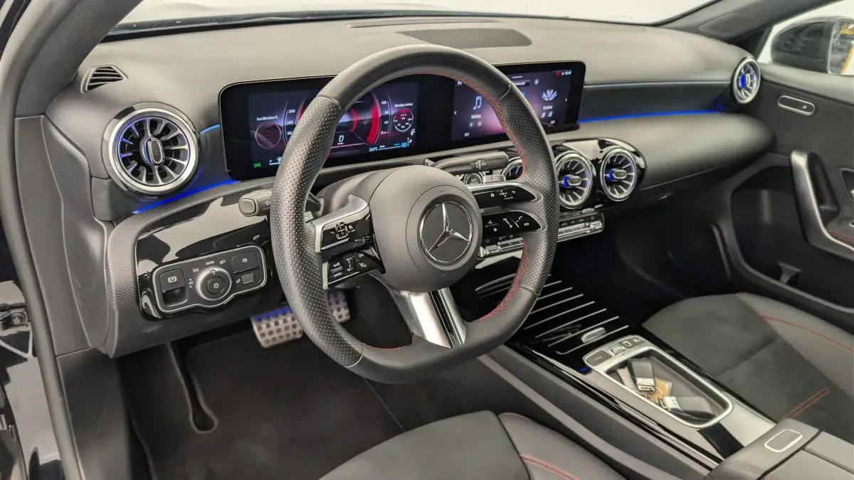 Mercedes-Benz Classe A Paris vue 4 Mercedes-Benz Classe A en leasing sans apport à Paris — vue 4