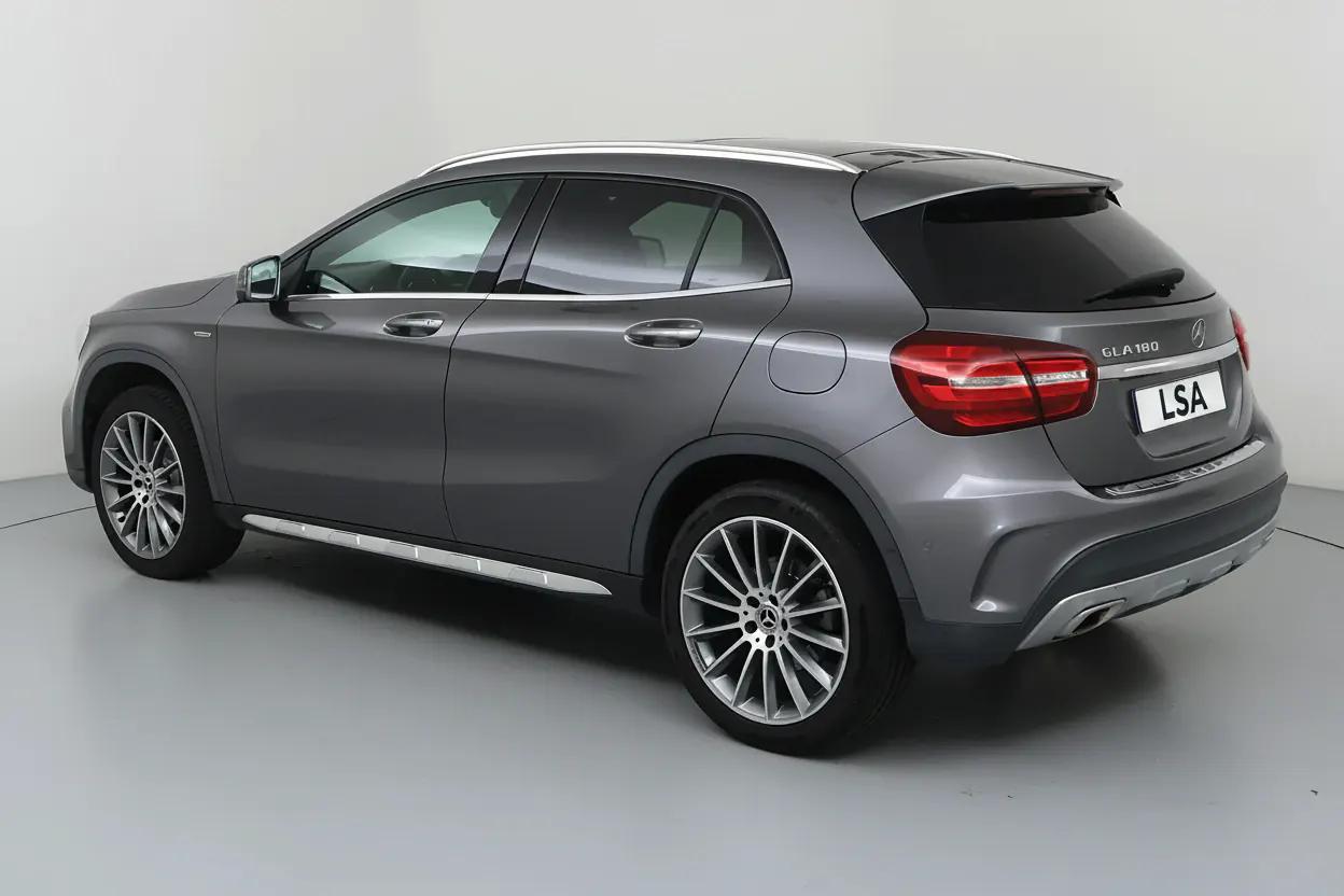 Mercedes-Benz GLA Paris vue 3 Mercedes-Benz GLA en leasing sans apport à Paris — vue 3