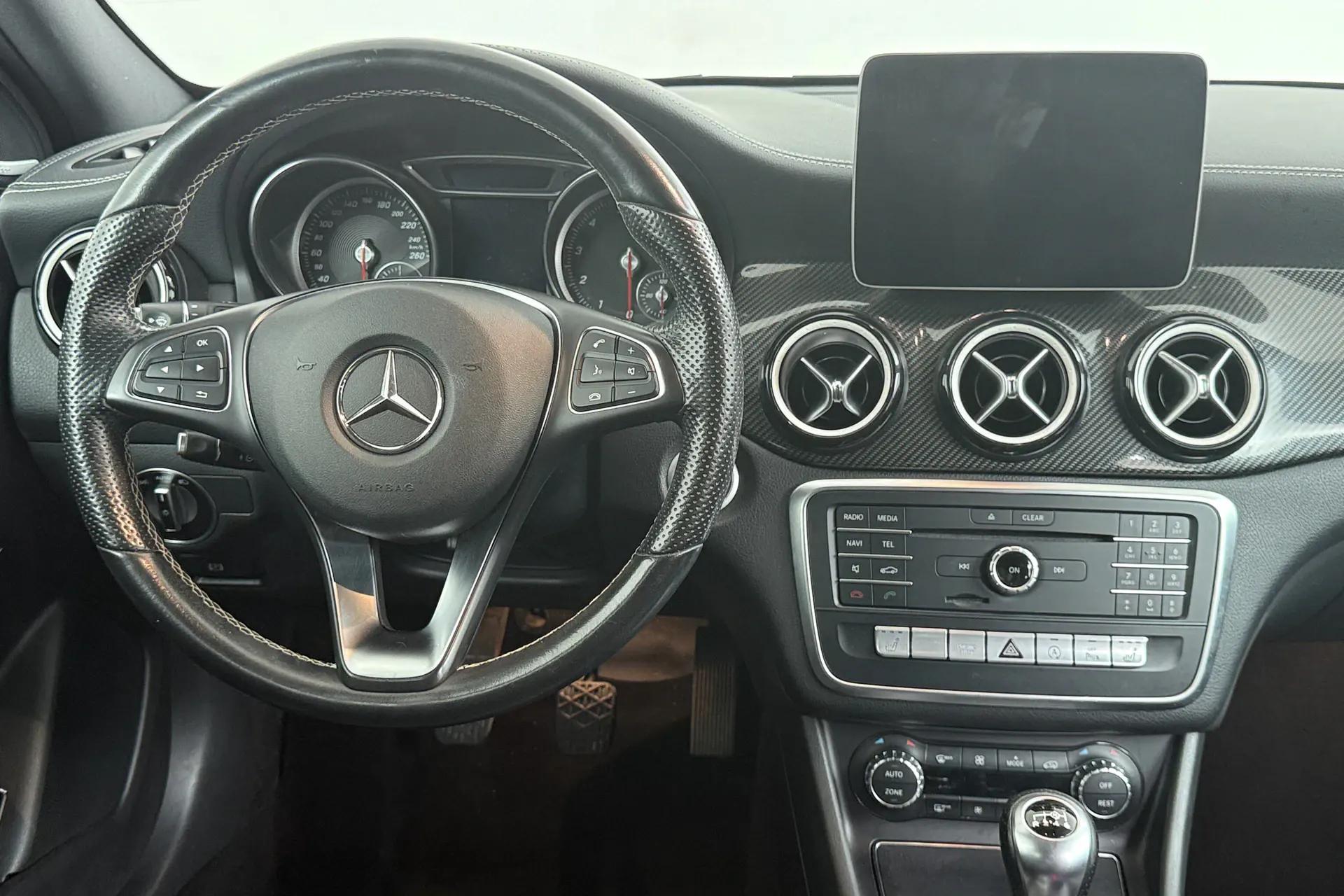 Mercedes-Benz GLA Paris vue 4 Mercedes-Benz GLA en leasing sans apport à Paris — vue 4