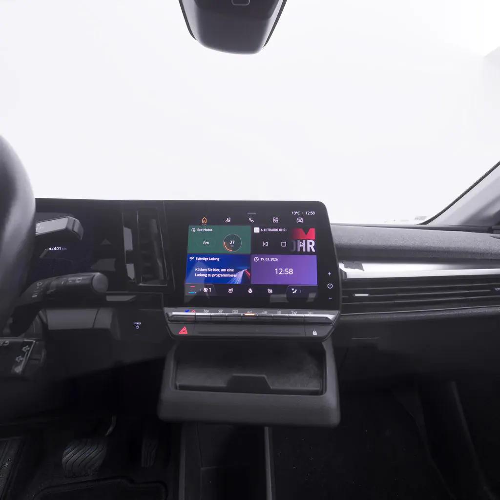 Renault Mégane E-Tech Paris vue 5 Renault Mégane E-Tech en leasing sans apport à Paris — vue 5