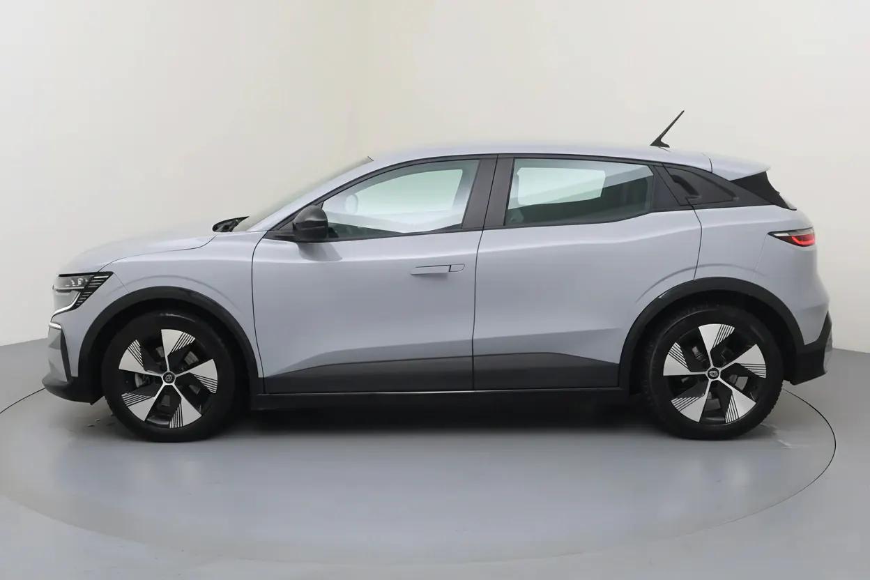 Renault Mégane E-Tech Paris vue 2 Renault Mégane E-Tech en leasing sans apport à Paris — vue 2