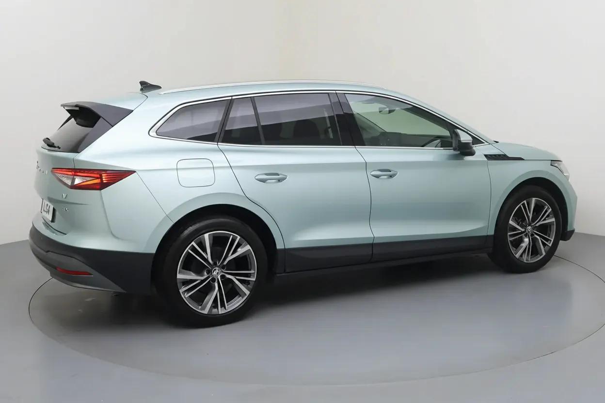 Skoda Enyaq Paris vue 3 Skoda Enyaq en leasing sans apport à Paris — vue 3