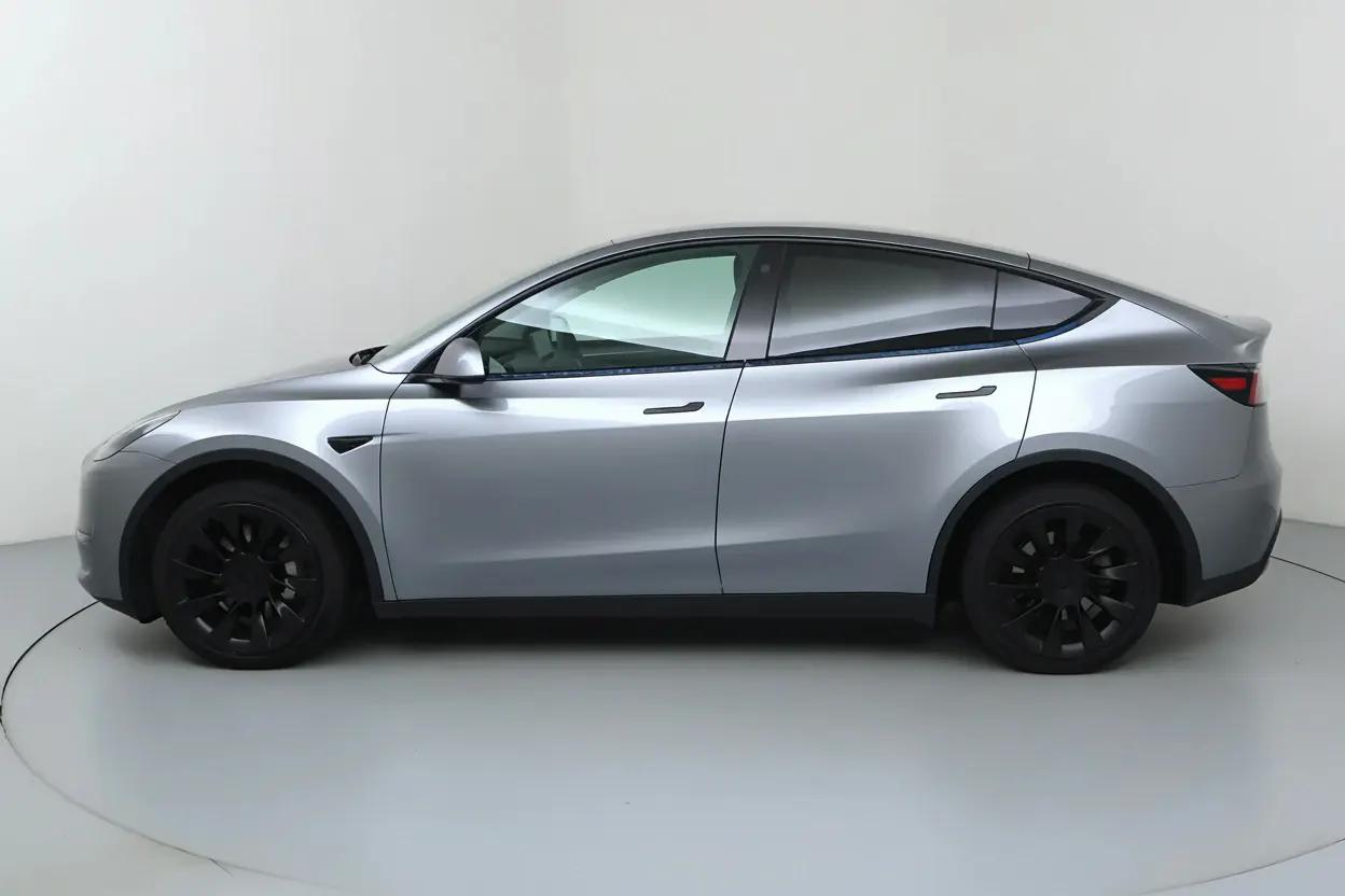 Tesla Model Y Paris vue 2 Tesla Model Y en leasing sans apport à Paris — vue 2