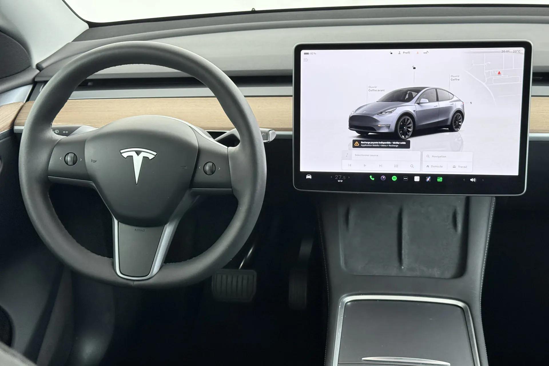 Tesla Model Y Paris vue 4 Tesla Model Y en leasing sans apport à Paris — vue 4